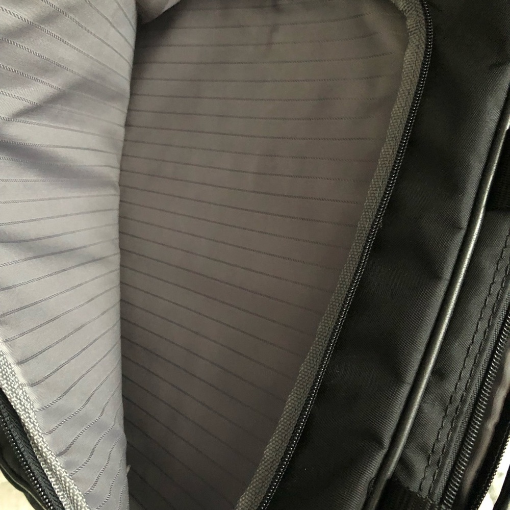 Samsonite laptop 💻/iPad/air pad 😊 - Picture 5 of 8